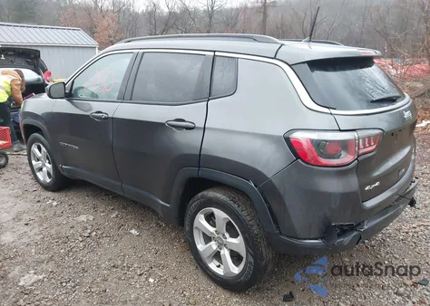 2018 Jeep Compass Latitude 4X4 z USA, uszkodzony, nr VIN 3C4NJDBB0JT398341